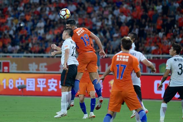  药厂中场核心续约至二零二七  