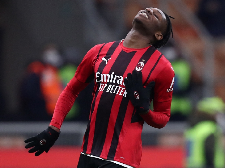  纽卡斯尔联队主场被逼平，喜鹊军团错失登顶良机