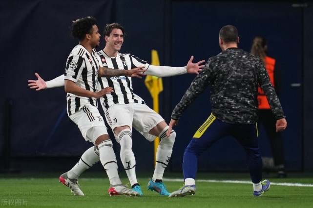  佛罗伦萨紫百合憾失好局，终场前乌龙送礼痛失三分良机